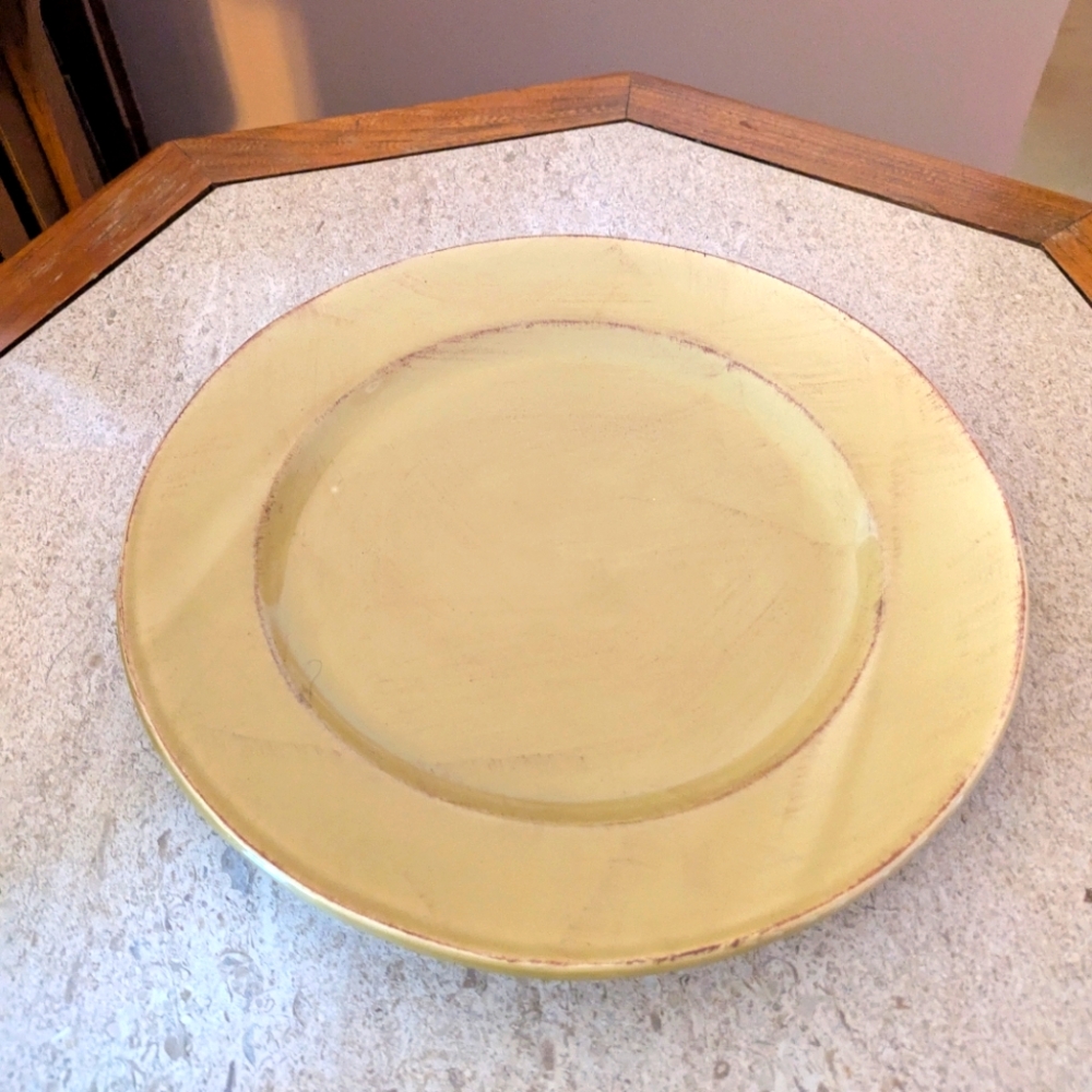 Z Gallerie Toscana 11" Dinner Plate.  Made in Italy.  Hand painted.